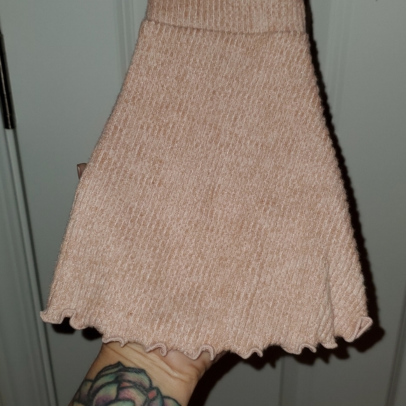 Crop top - Picture 2 of 5